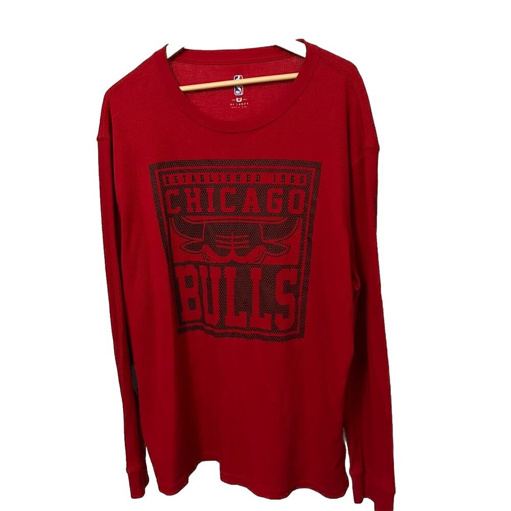 CHICAGO BULLS Men's Size XL Thermal Style Long Sleeve T-Shirt Basketball NBA-087
